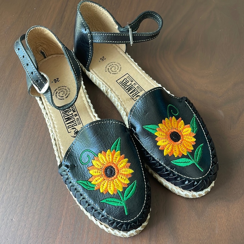 Set embroiled, sunflower, sandals, size 9